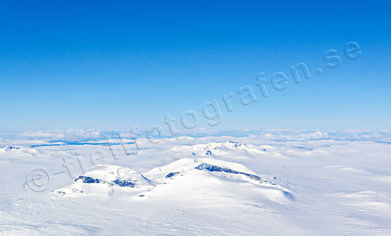Helags och Sylarna Flygfoto drönarbilder, drönarfoto, fjäll, fjällvidder, flygbild, flygbilder, Flygfoto, flygfoton, Helags, Jämtland, Jämtlandsfjällen, Landskap, sylarna, vinter, vinterfjäll, vita, vitt