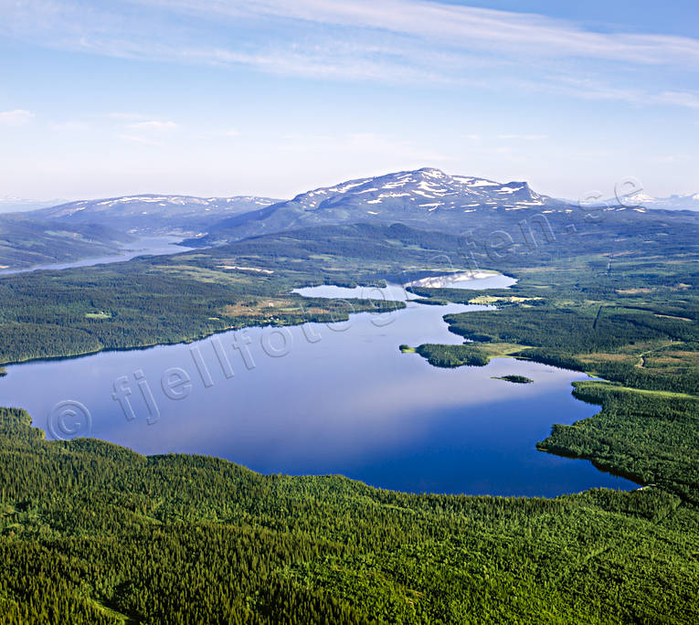 Helgesjön och Åreskutan drönarbilder, drönarfoto, fjäll, flygbild, flygbilder, Flygfoto, flygfoton, Helgesjön, Jämtland, Landskap, sommar, Såssjön, Åreskutan