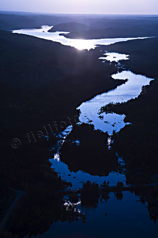 Herrevadsströmmen mot Bodsjön Bodsjön, drönarbild, drönarbilder, drönarfoto, fiskevatten, flygbild, flygbilder, Flygfoto, flygfoton, Herrevadsströmmen, Jämtland, Landskap, Långselet, sjöar, sjösystem, sommar