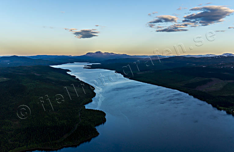 Hetögeln Gäddede drönarbilder, drönarfoto, flygbild, flygbilder, Flygfoto, flygfoton, Frostviken, Gäddede, Hetögeln, Jämtland, kväll, sommar, Ströms Vattudal