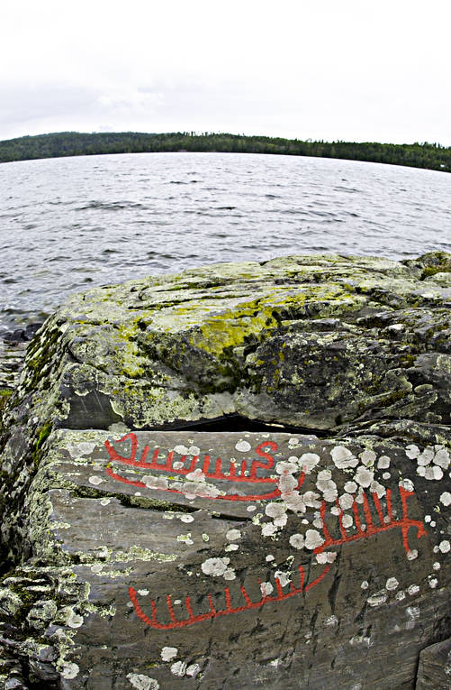 fornminnen, forntid, hllar, hllmlningar, hllristningar, Hgsbyn, kultur, runstenar, stenlder