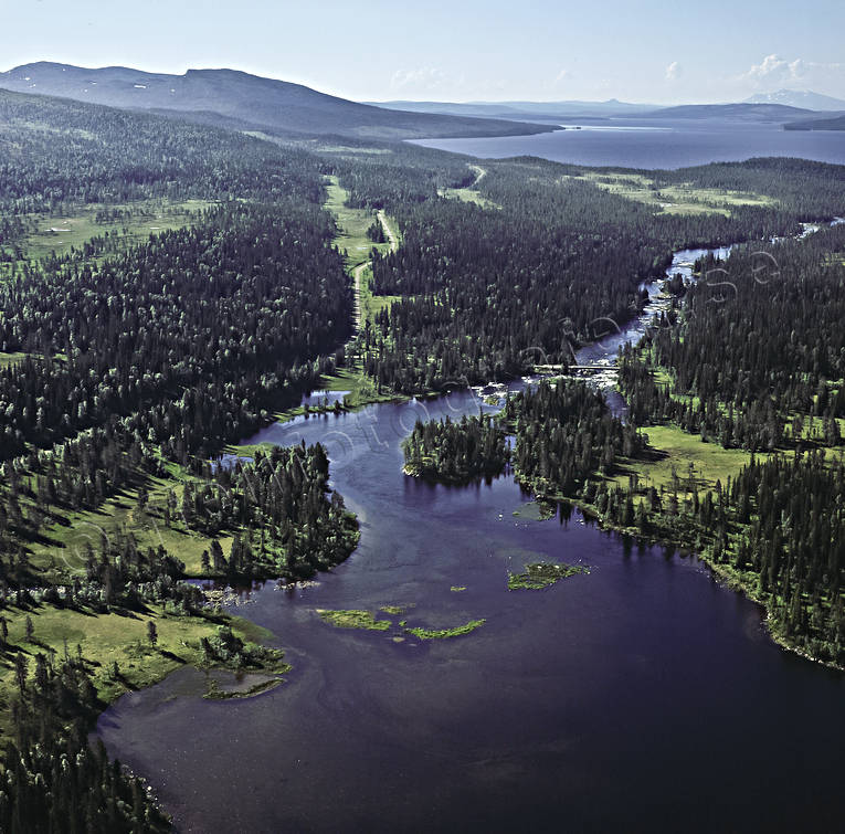 Holdern och Holderströmmen drönarbilder, drönarfoto, fjäll, flygbild, flygbilder, Flygfoto, flygfoton, Holdern, holderströmmen, Jämtland, Landskap, sommar, utlopp, vattendrag