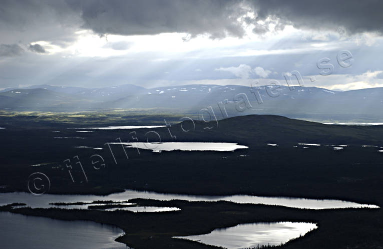 Hosjön och Anarisfjällen Anaris, drönarbilder, drönarfoto, fjäll, flygbild, flygbilder, Flygfoto, flygfoton, Hosjön, Jämtland, kväll, Landskap, moln, sommar