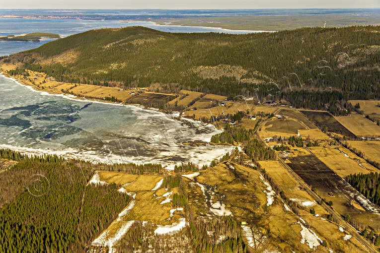 Hoverberget vid Storsjön byar, drönarbilder, drönarfoto, flygbild, flygbilder, Flygfoto, flygfoton, Hoverberg, Jämtland, Landskap, vår