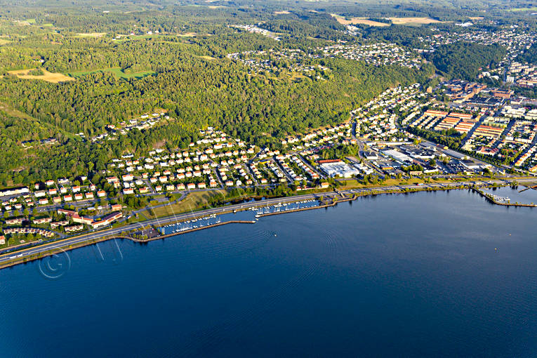 Huskvarna Norrängen Flygfoto båthamn, drönarbilder, drönarfoto, Elmia, flygbild, flygbilder, Flygfoto, flygfoton, hamn, Huskvarna, mässa, mässområde, Norrängen, Sevärdheter, småbåtshamn, Småland, sommar