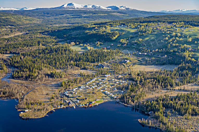 Husvagnsparkering Åkerjsön anläggningar, Ansätten, drönarbild, drönarbilder, drönarfoto, flygbild, flygbilder, Flygfoto, flygfoton, husvagnsparkering, Jämtland, Landskap, vår, Åkersjön