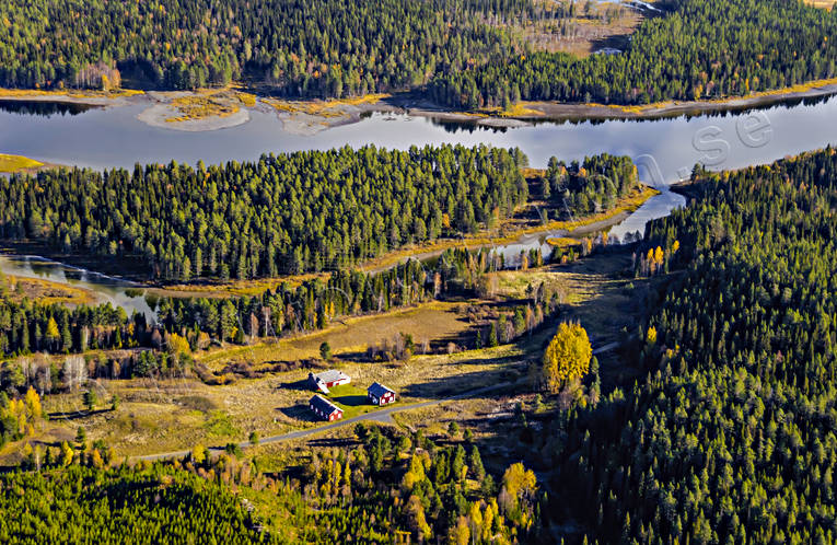 Hårkan vid Gravarvågen drönarbilder, drönarfoto, flygbild, flygbilder, Flygfoto, flygfoton, Gravarvågen, Hårkan, höst, Jämtland, älvar