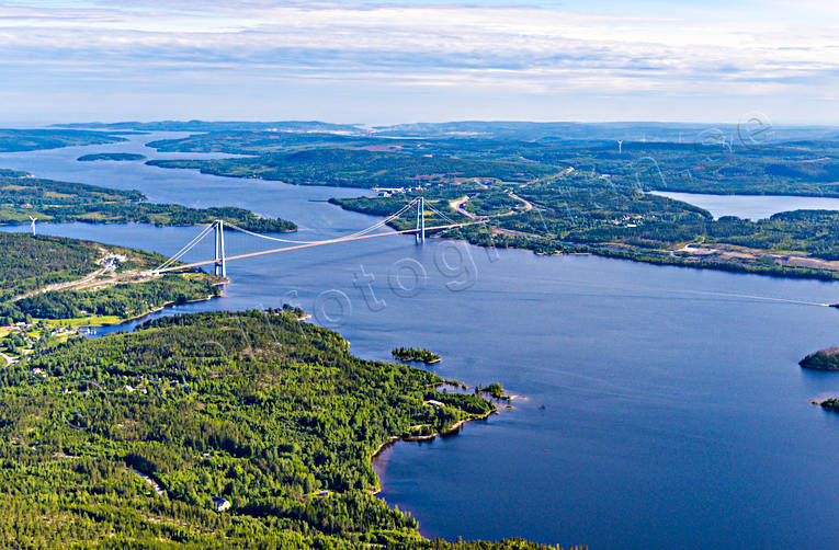 Högakustenbron Flygfoto bro, broar, byggnationer, drönarbilder, drönarfoto, flygbild, flygbilder, Flygfoto, flygfoton, Högakustenbron, kommunikationer, land, Landskap, sommar, Ångermanland