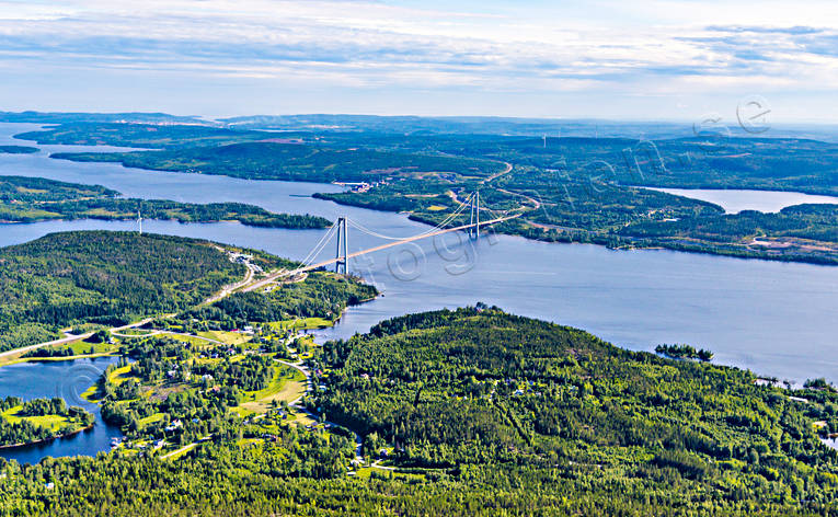 Högakustenbron Flygfoto bro, broar, byggnationer, drönarbilder, drönarfoto, flygbild, flygbilder, Flygfoto, flygfoton, Högakustenbron, kommunikationer, land, Landskap, sommar, Ångermanland