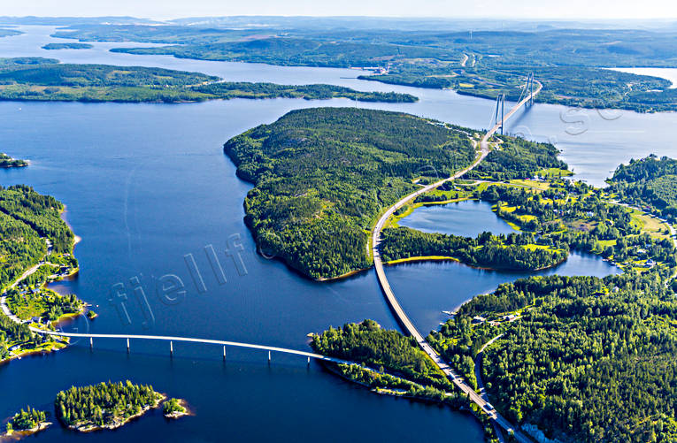 Högakustenbron Flygfoto bro, broar, byggnationer, drönarbilder, drönarfoto, flygbild, flygbilder, Flygfoto, flygfoton, Högakustenbron, kommunikationer, land, Landskap, sommar, Ångermanland