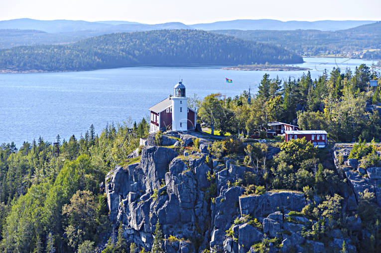 Högbondens fyr Höga Kusten anläggningar, byggnader, drönarbilder, drönarfoto, flygbild, flygbilder, Flygfoto, flygfoton, fyr, fyrtorn, höga kusten, Högbonden, Högbondens, kommunikationer, Landskap, sevärdhet, Sevärdheter, sjöfart, sommar, sommardag, utflyktsmål, Ångermanland