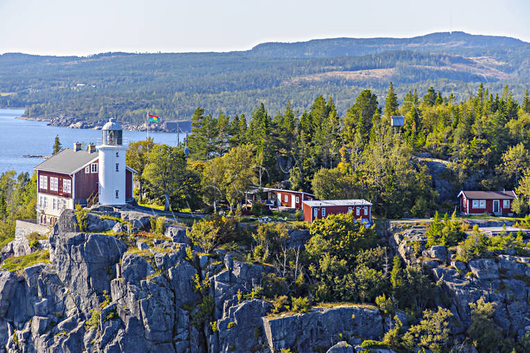 Högbondens fyr Höga Kusten anläggningar, byggnader, drönarbilder, drönarfoto, flygbild, flygbilder, Flygfoto, flygfoton, fyr, fyrtorn, höga kusten, Högbonden, Högbondens, kommunikationer, Landskap, sevärdhet, Sevärdheter, sjöfart, sommar, sommardag, utflyktsmål, Ångermanland
