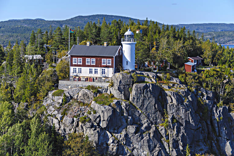 Högbondens fyr Höga Kusten anläggningar, byggnader, drönarbilder, drönarfoto, flygbild, flygbilder, Flygfoto, flygfoton, fyr, fyrtorn, höga kusten, Högbonden, Högbondens, kommunikationer, Landskap, sevärdhet, Sevärdheter, sjöfart, sommar, sommardag, utflyktsmål, Ångermanland