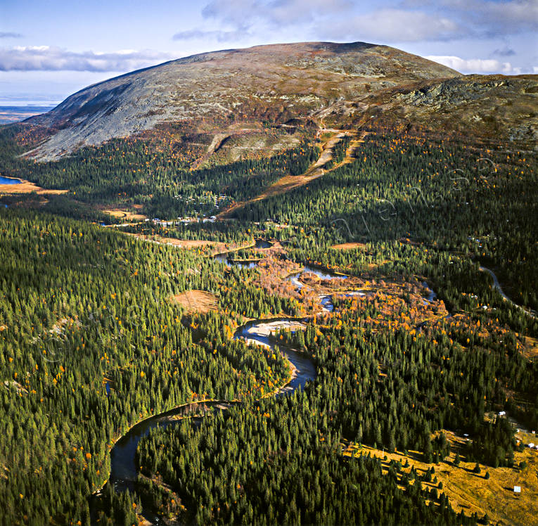 Höglekardalen Drommen canvastavla, Drommen, drönarbild, drönarbilder, drönarfoto, fjäll, flygbild, flygbilder, Flygfoto, flygfoton, Fototavla, Höglekardalen, höst, Jämtland, Landskap, Storån, tavla, älvar