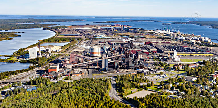 Industiområde Svartöstaden Luleå anläggningar, drönarbilder, drönarfoto, flygbild, flygbilder, Flygfoto, flygfoton, Gräsören, Hertsöfjärden, höst, industriområde, järnverk, Landskap, Luleå, Norrbotten, samhällen, Sandöfjärden, Svartö, Svartöstaden