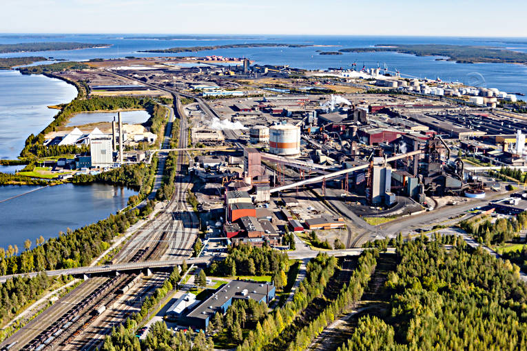 Industiområde Svartöstaden Luleå anläggningar, drönarbilder, drönarfoto, flygbild, flygbilder, Flygfoto, flygfoton, Gräsören, Hertsöfjärden, höst, industriområde, järnverk, Landskap, Luleå, Norrbotten, samhällen, Sandöfjärden, Svartö, Svartöstaden