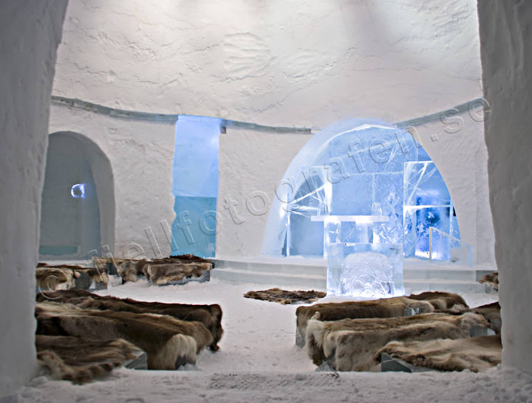 altare, anlggningar, hotell, ishotellet, iskonst, iskyrka, Jukkasjrvi, kyrka, kyrkor, lappland, midvinter, polarnatt, renskinn, vinter