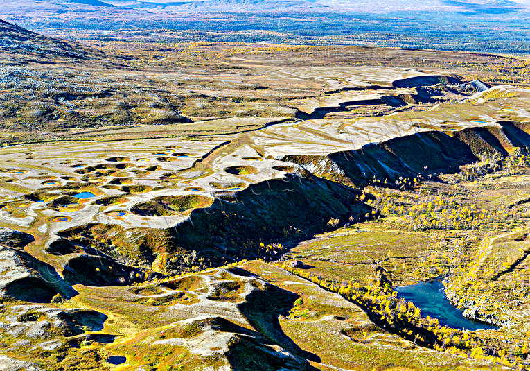 Issjödalen Dödisområde drönarbild, drönarbilder, drönarfoto, dödis, dödisområde, flygbild, flygbilder, Flygfoto, flygfoton, Gröndalen, höst, höstfärger, Issjödalen, istidslämningar, Jämtland, Landskap, natur