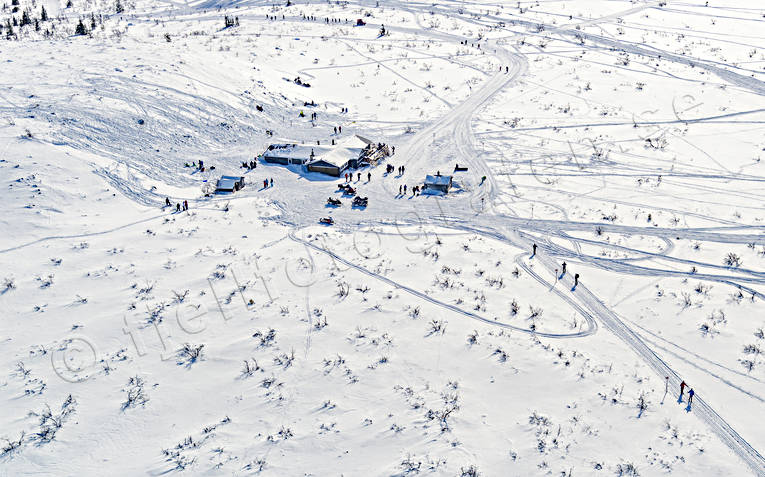 Jaktstugan på Vemdalsskalet anläggningar, drönarbilder, drönarfoto, flygbild, flygbilder, Flygfoto, flygfoton, Härjedalen, Jaktstugan, skidanläggning, skidbackar, skidort, turåkning, Vemdalsskalet, vinter, äventyr
