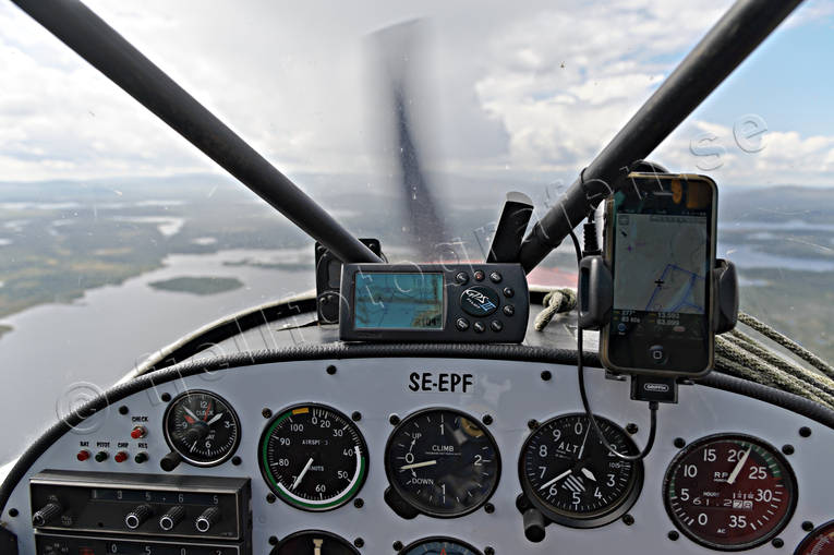 allmnflyg, cockpit, drnarbilder, drnarfoto, flyg, flygbild, flygbilder, Flygfoto, flygfoton, flyginstrument, instrument, Jmtland, kommunikationer, luftfart, sommar, supercub