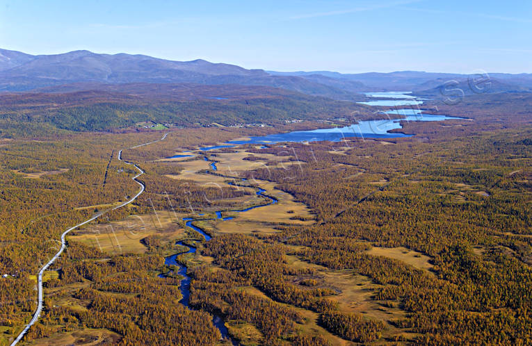 Jovattsån Utloppet i Nedre Jovattnet Brännan, drönarbilder, drönarfoto, flygbild, flygbilder, Flygfoto, flygfoton, höst, Joeström, Jovattsån, Kullen, Landskap, lappland, Norra Storfjället, Svenska Fjällen, Västansjön