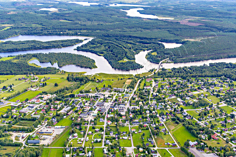 Junsele vid Ångermanälven Flygfoto drönarbilder, drönarfoto, flygbild, flygbilder, Flygfoto, flygfoton, Junsele, samhällen, sommar, Ångermanland, Ångermanälven