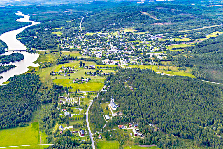 Junsele vid Ångermanälven Flygfoto drönarbilder, drönarfoto, flygbild, flygbilder, Flygfoto, flygfoton, Junsele, samhällen, sommar, Ångermanland, Ångermanälven