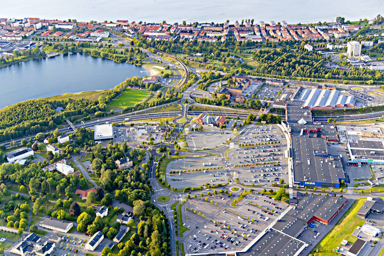Jönköping Flygfoto A6-Center, drönarbilder, drönarfoto, flygbild, flygbilder, Flygfoto, flygfoton, IKEA, Jönköping, köpcenter, parkering, Småland, sommar, städer