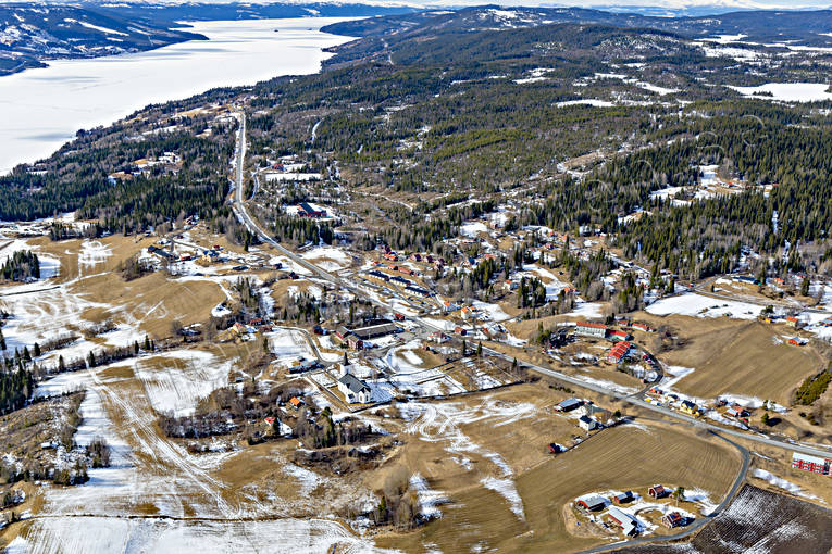 Kall kyrkby Flygfoto drönarbilder, drönarfoto, flygbild, flygbilder, Flygfoto, flygfoton, Jämtland, kall, Kallsjön, kyrka, kyrkor, samhällen, vår