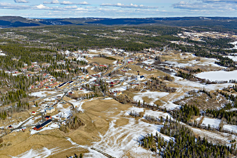 Kall kyrkby Flygfoto drönarbilder, drönarfoto, flygbild, flygbilder, Flygfoto, flygfoton, Jämtland, kall, kyrka, kyrkor, samhällen, vår