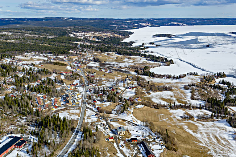 Kall kyrkby Flygfoto drönarbilder, drönarfoto, flygbild, flygbilder, Flygfoto, flygfoton, Jämtland, kall, Kallsjön, kyrka, kyrkor, samhällen, vår