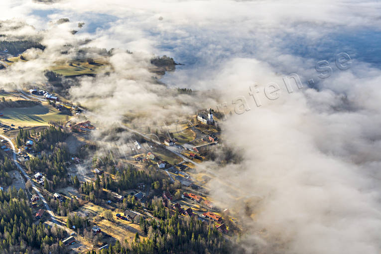 Kall kyrkby Flygfoto dimma, drönarbilder, drönarfoto, flygbild, flygbilder, Flygfoto, flygfoton, Jämtland, kall, Kallsjön, kyrka, kyrkor, samhällen, vår