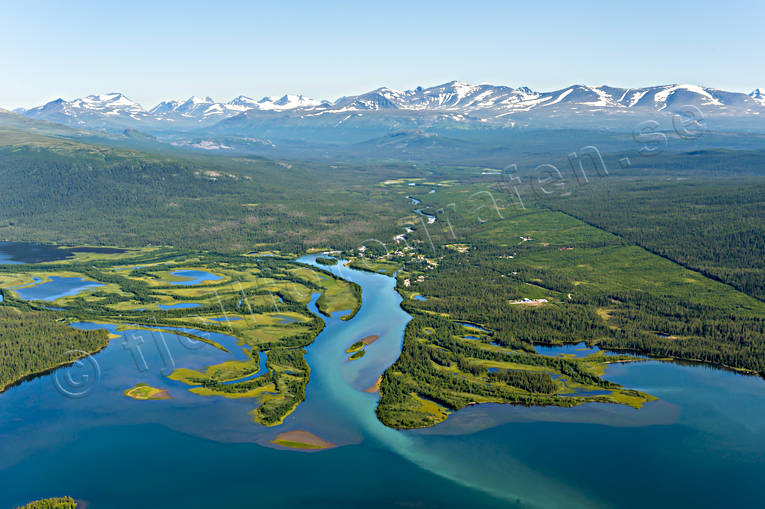 Kamajåkkås utlopp i Saggat delta, deltaland, drönarbilder, drönarfoto, flygbild, flygbilder, Flygfoto, flygfoton, glaciärvatten, jökelvatten, Kamajåkkå, Kvikkjokk, Landskap, lappland, Saggat, sarek, sommar, Svenska Fjällen