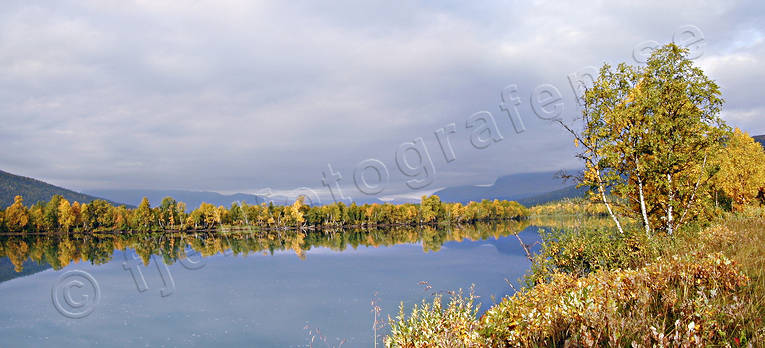 Kamajåkkås utlopp i Saggat höst, höstfärger, Kaskajåkkå, Kvikkjokk, Landskap, lappland, panorama, panoramabilder, Saggat