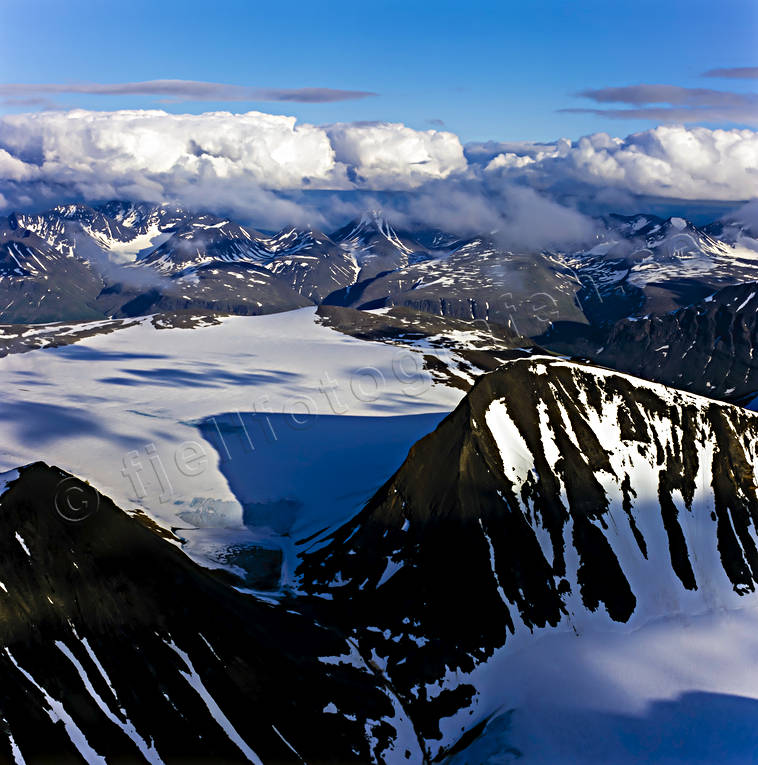 Kanalberget och Jåkåtjkaskajekna Axel Hambergs topp, drönarbilder, drönarfoto, flygbild, flygbilder, Flygfoto, flygfoton, högfjäll, Jåkåtjkaskajekna, Kanalberget, Landskap, lappland, nationalparker, sarek, sommar, Svenska Fjällen