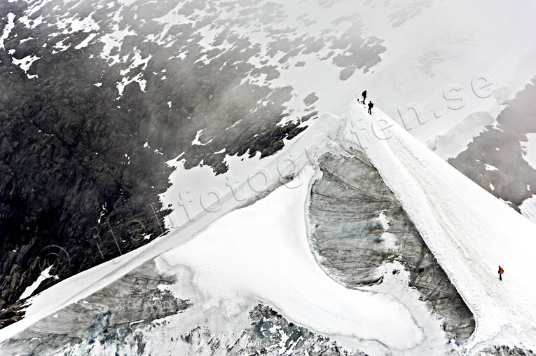 bestiga, bestigning, drnarbilder, drnarfoto, fjlltopp, flygbild, flygbilder, Flygfoto, flygfoton, Kebnekaise, klttrare, Landskap, lappland, sommar, vandrare