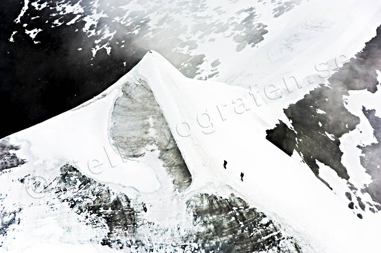 Kebnekaise Klättrare vid Sydtoppen bestiga, bestigning, drönarbilder, drönarfoto, fjälltopp, flygbild, flygbilder, Flygfoto, flygfoton, Kebnekaise, klättrare, Landskap, lappland, sommar, Svenska Fjällen, vandrare