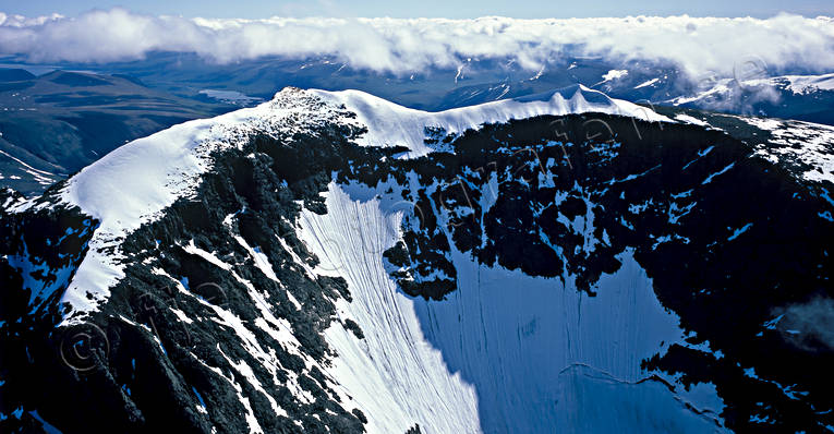 Kebnekaise och Rabots glaciär brant, drönarbilder, drönarfoto, fjäll, fjällbilder, FJÄLLEN, fjällsida, fjällstup, fjälltopp, fjälltoppar, flygbild, flygbilder, Flygfoto, flygfoton, glaciär, Kebnekaise, Landskap, lappland, lavin, lavinfara, moln, molnöversida, Nordtoppen, Rabots, sommar, stup, Sydtoppen, topp