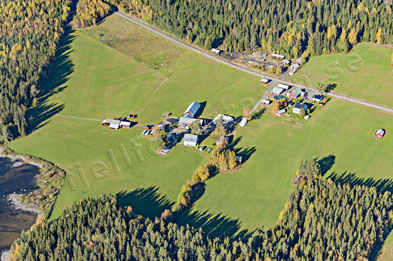 Kittelberget Landön drönarbilder, drönarfoto, flygbild, flygbilder, Flygfoto, flygfoton, gårdar, höst, Jämtland, Kittelberget, Landön
