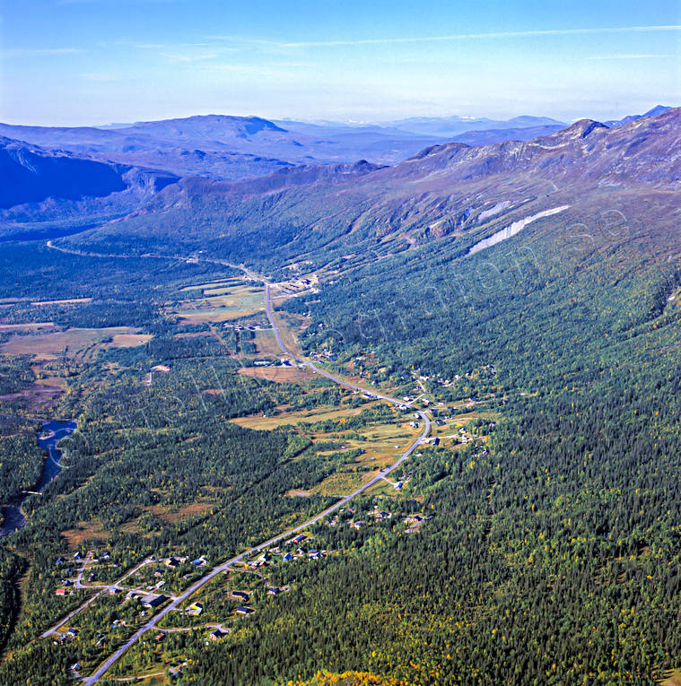 Kittelfjäll vid Sagavägen Borkafjället, drönarbilder, drönarfoto, flygbild, flygbilder, Flygfoto, flygfoton, höst, Kittelfjäll, Landskap, lappland, Sagavägen, Svenska Fjällen