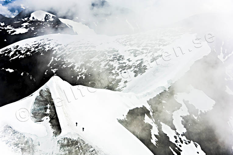 bestiga, bestigning, drnarbilder, drnarfoto, fjlltopp, flygbild, flygbilder, Flygfoto, flygfoton, Kebnekaise, klttrare, Landskap, lappland, sommar, Svenska Fjllen, vandrare