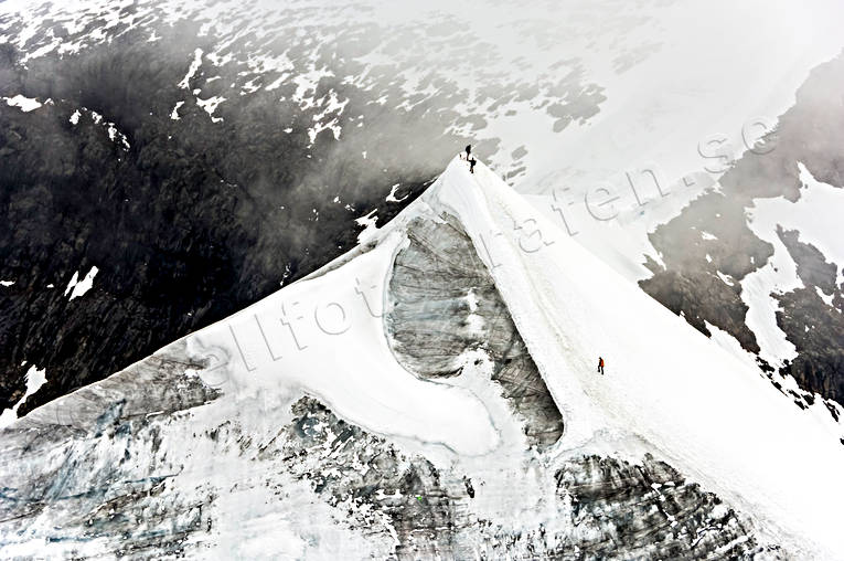 Klättrare på Kebnekaise bestiga, bestigning, drönarbilder, drönarfoto, fjälltopp, flygbild, flygbilder, Flygfoto, flygfoton, Kebnekaise, klättrare, Landskap, lappland, sommar, Svenska Fjällen, vandrare