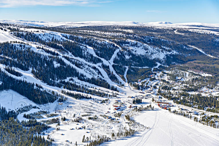 Klövsjö Skidanläggning anläggningar, drönarbilder, drönarfoto, flygbild, flygbilder, Flygfoto, flygfoton, Jämtland, Klövsjö, skidanläggning, skidbackar, skidort, vinter