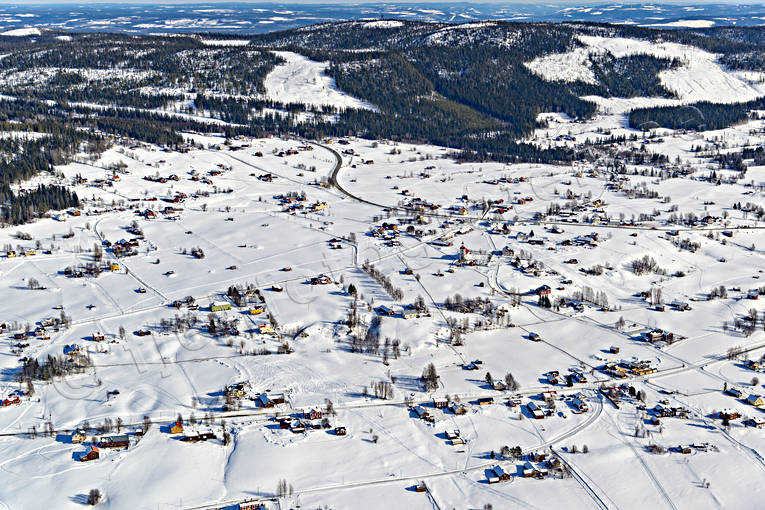 Klövsjö i vinterskrud byar, drönarbilder, drönarfoto, flygbild, flygbilder, Flygfoto, flygfoton, Jämtland, Klövsjö, samhällen, vinter
