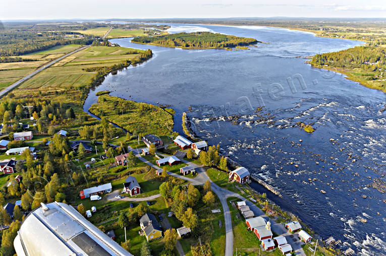 drnarbilder, drnarfoto, flygbild, flygbilder, Flygfoto, flygfoton, grdar, hst, Kukkola, Kukkolaforsen, Landskap, Nationallvdagen, Norrbotten, sikhvning, Torne lv, lvsik