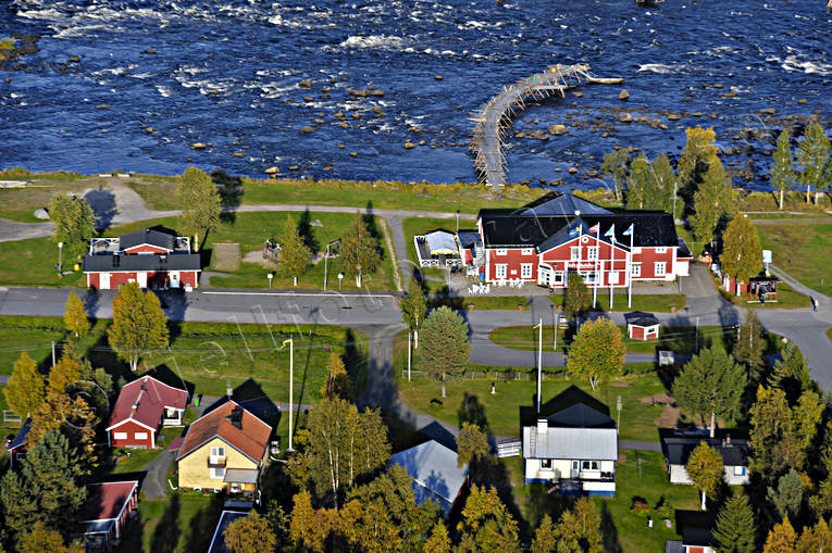 anlggningar, byggnader, drnarbilder, drnarfoto, flygbild, flygbilder, Flygfoto, flygfoton, grdar, hst, Kukkola, Kukkolaforsen, Nationallvdagen, Norrbotten, sikhvning, Torne lv, lvsik