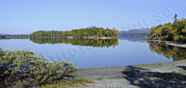 Kultsjön med fjällen Stöken och Ropentjakke höst, höstfärger, Kultsjön, Landskap, lappland, panorama, panoramabilder, Ropentjakke, Saxnäs, sommar, Stöken