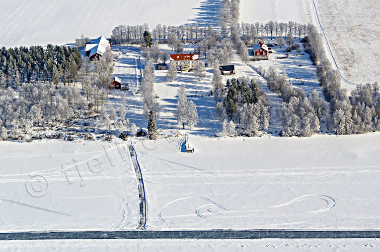 Kungsgården Frösön Flygfoto drönarbilder, drönarfoto, flygbild, flygbilder, Flygfoto, flygfoton, Frösön, isbana, Jämtland, kungsgården, Kungsgårdsviken, medvinden, vinter, Östersund