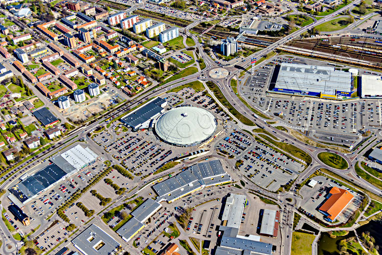 Kupolen Borlänge Flygfoto banvall, Borlänge, Dalarna, drönarbild, drönarbilder, drönarfoto, flygbild, flygbilder, Flygfoto, flygfoton, IKEA, Kupolen, städer, vår