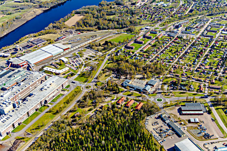 Kvarnsveden Borlänge Flygfoto Borlänge, Dalarna, drönarbilder, drönarfoto, flygbild, flygbilder, Flygfoto, flygfoton, Kvarnsveden, pappersbruk, städer, vår